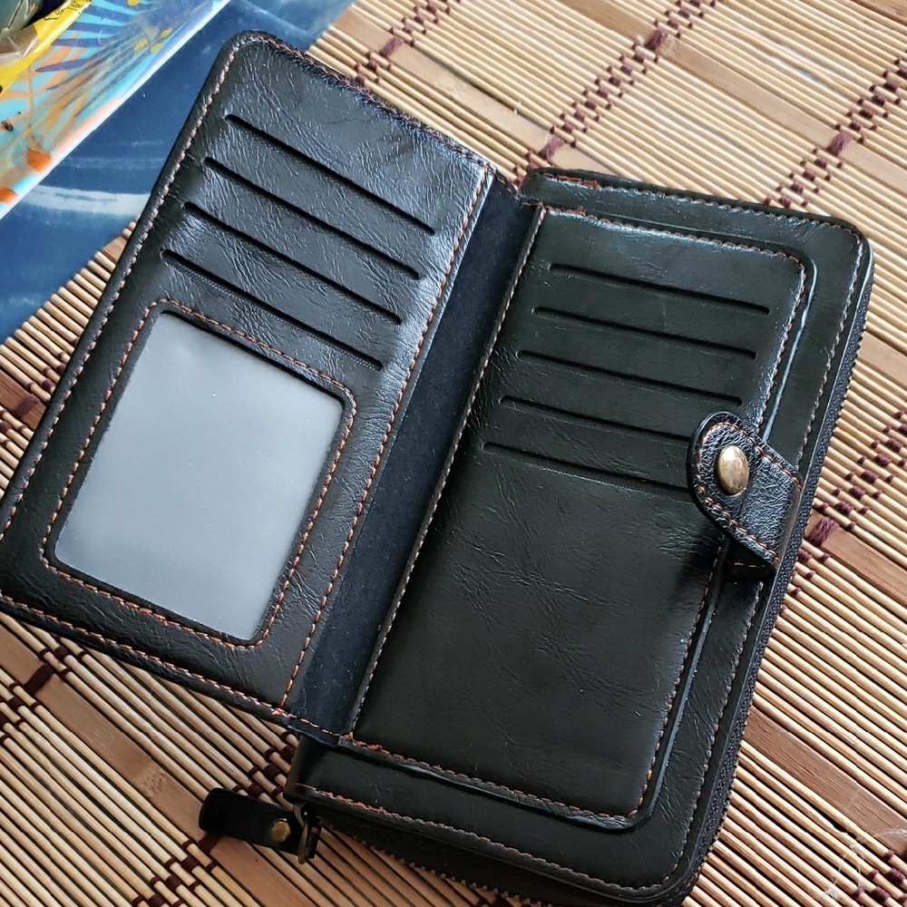 Pola Leather Wallet with Snap Closure - Picture 2 of 7